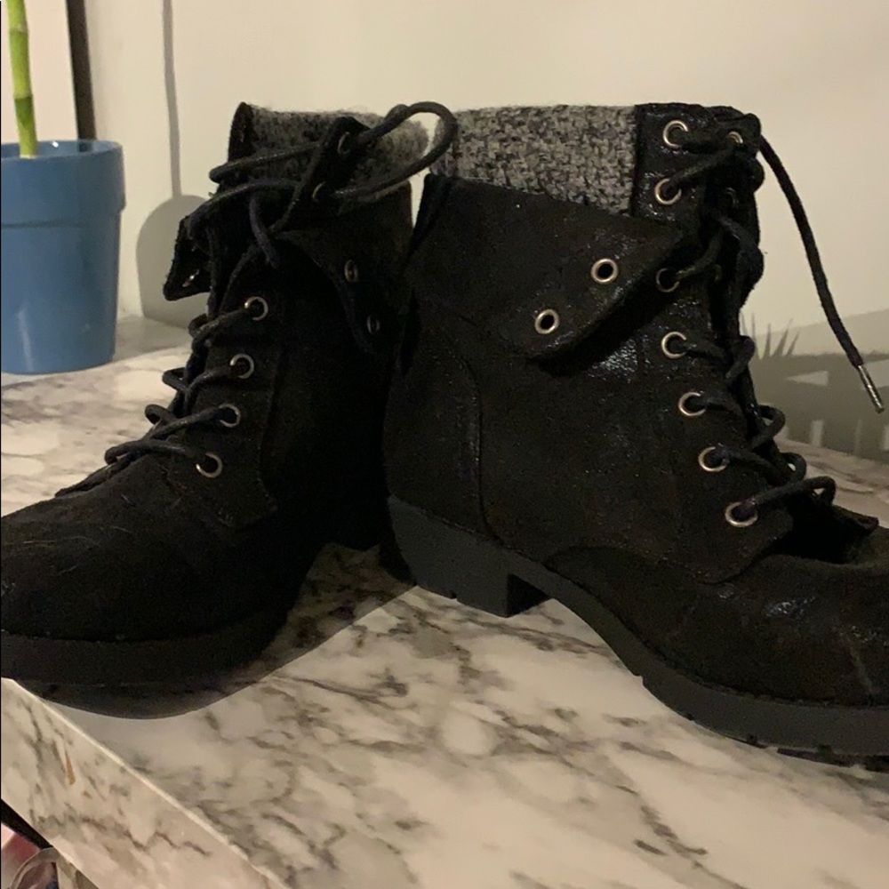 Black boots